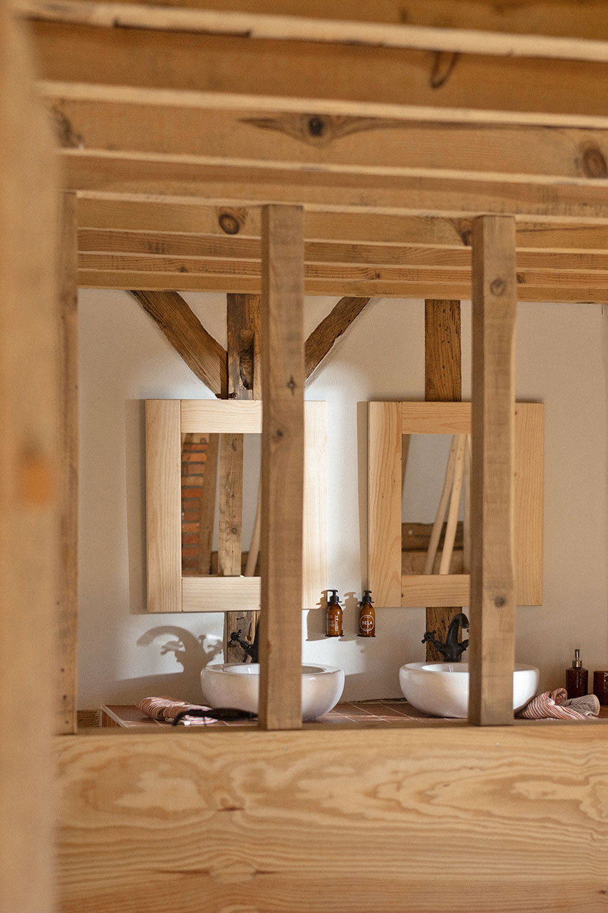 Imagen de ambiente 4 para:Espejo de madera decorativo